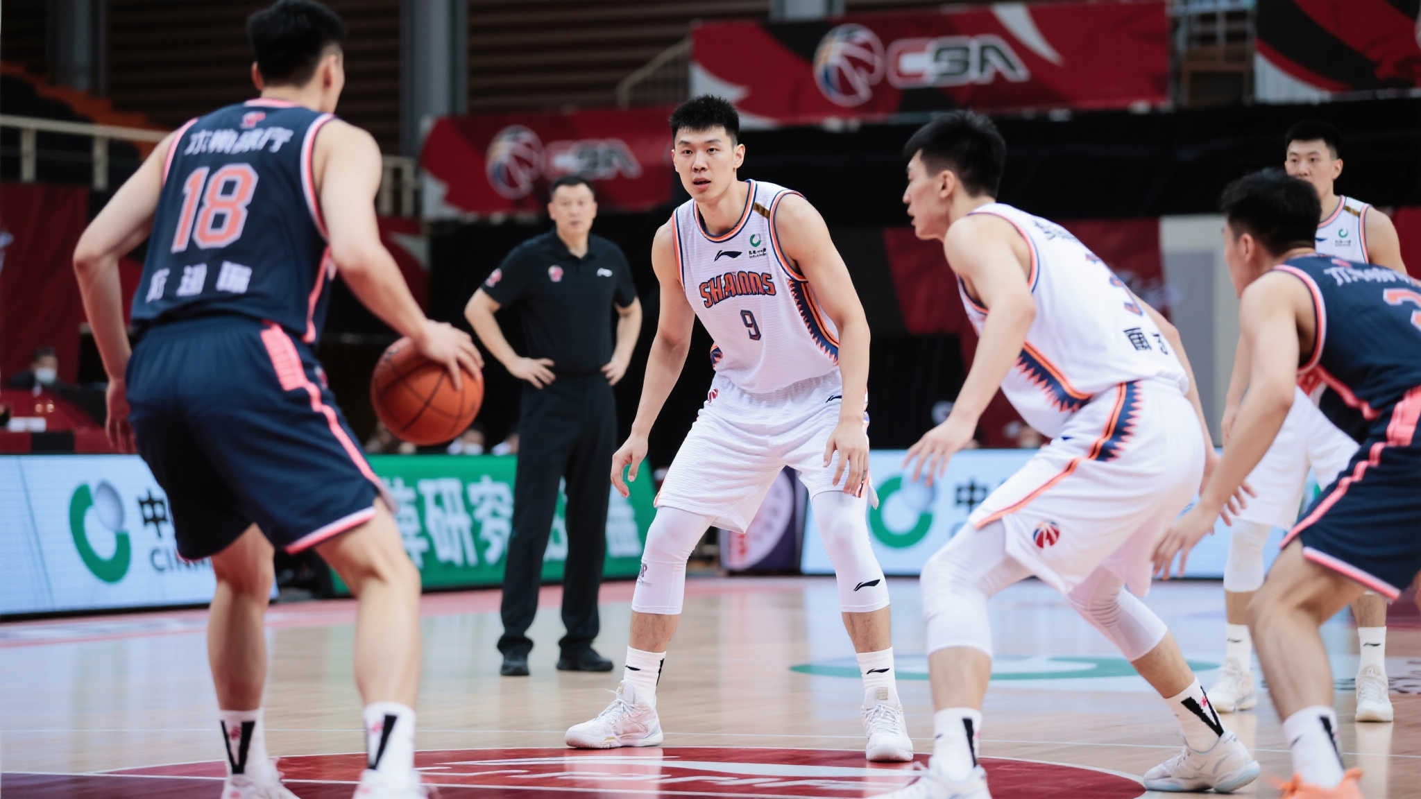 镇主场迎战 镇主场迎战