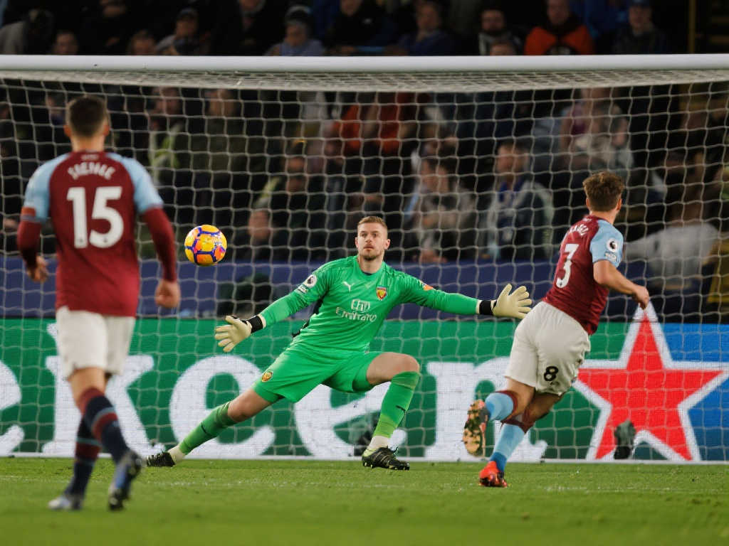 簽下一名備 簽下一名備